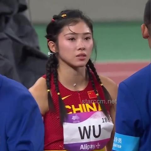 如何提升中国田径运动员吴艳妮亚锦赛表现，巩固季军成果