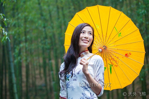 西湖边的邂逅：改造失落外国美女的中国风情记忆