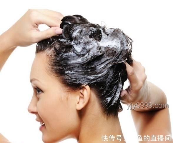 洗头后这个习惯会加重脱发：避免错误干发方式