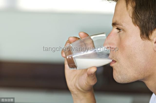 长期喝生水致肾脏结石风险骤增，饮水健康亟待关注