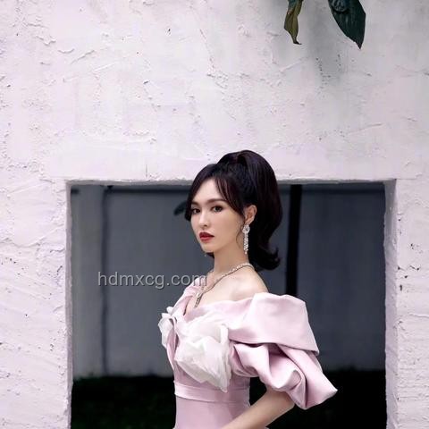 唐嫣方否认迟到一月未进组事件深度剖析