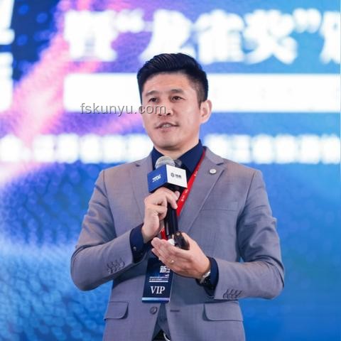 跨界重构：解锁创新思维的无限可能{关键词}