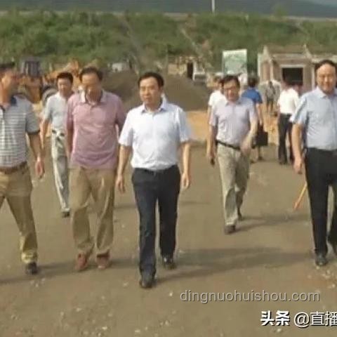 《反方向の扶贫》与传统扶贫模式的对比分析