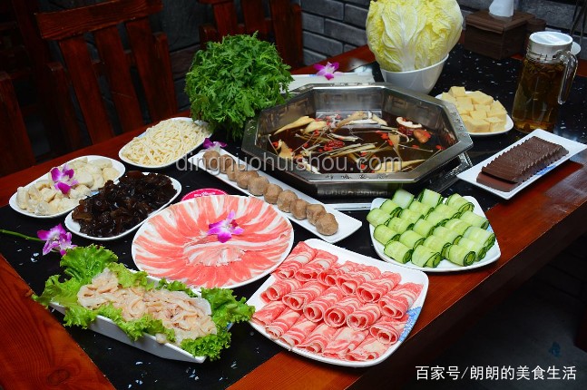 海底捞转型之路：从火锅巨头到卖盒饭的背后的逻辑