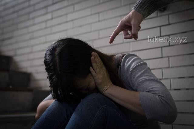 女孩自杀背后的“精神控制”疑云：一段心灵救赎之旅